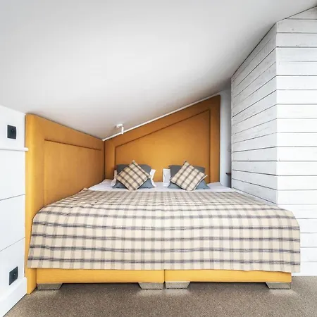 Dworzysko 3* Szczawno-Zdroj