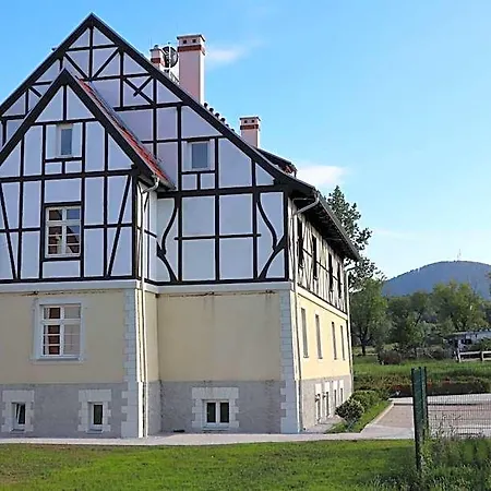 Dworzysko 4*