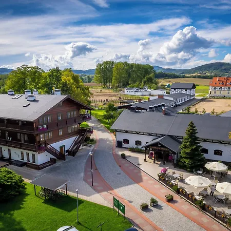 Kompleks wypoczynkowy Dworzysko 4*