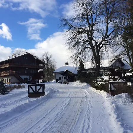 Dworzysko 4*